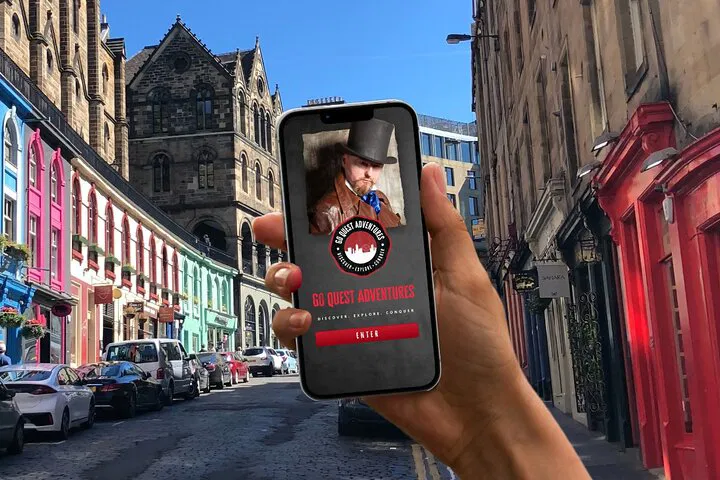 Edinburgh's Royal Mile: An Immersive Treasure Hunt Adventure