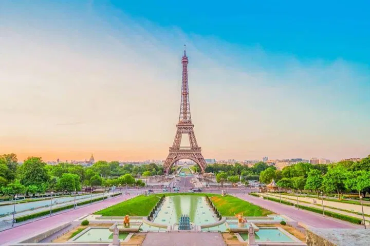 Eiffel Tower Stairs Tour: Summit Option & Expert Guide