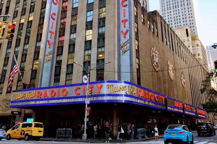 Manhattan Marvels: Midtown's Iconic Sights & Top of the Rock Entry