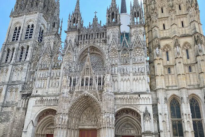 Normandy's Charm: Rouen, Honfleur & Deauville Small-Group Day Trip from Paris