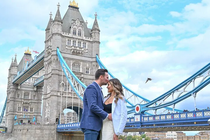 London Landmarks & Hidden Gems: Capture Your Dream Photoshoot!