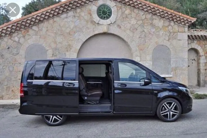 Stress-Free Disneyland Paris Adventure: Private Transfers Await!