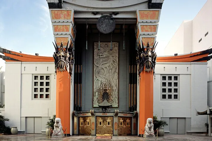 Hollywood's Golden Age: Unveiling Movie Palaces & Star Secrets!
