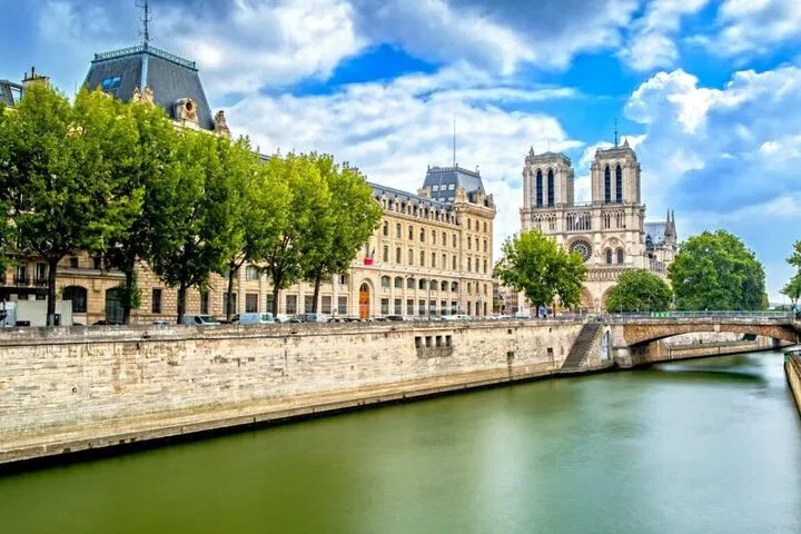 Paris Île de la Cité Tour: Small Group Notre Dame Visit