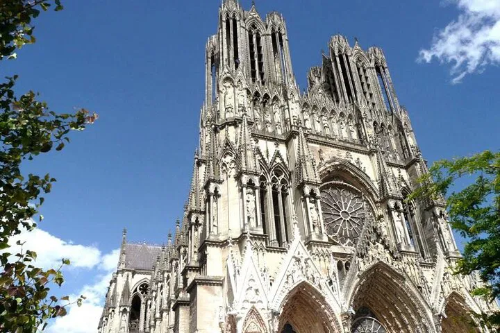 Unveiling Champagne: A Luxurious Private Tour from Paris to Reims