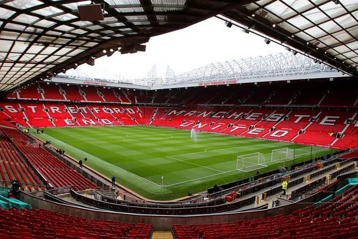 Man United Live: Feel Old Trafford's Atmosphere!
