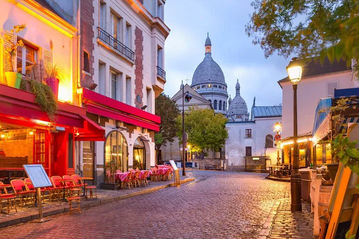 Uncover Montmartre's Charm: A Private Artistic Journey