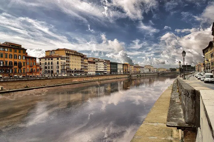 Pisa & Lucca: Private Tuscany Day Trip from Genoa Pier
