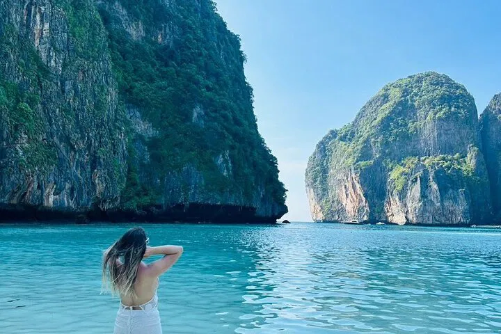 Phi Phi Islands Speedboat Adventure: Maya Bay, Snorkeling & Monkey Beach