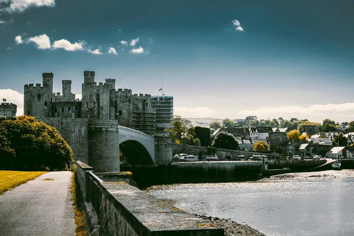 Uncover Wales: A Liverpool Day Trip to Conwy & Snowdonia