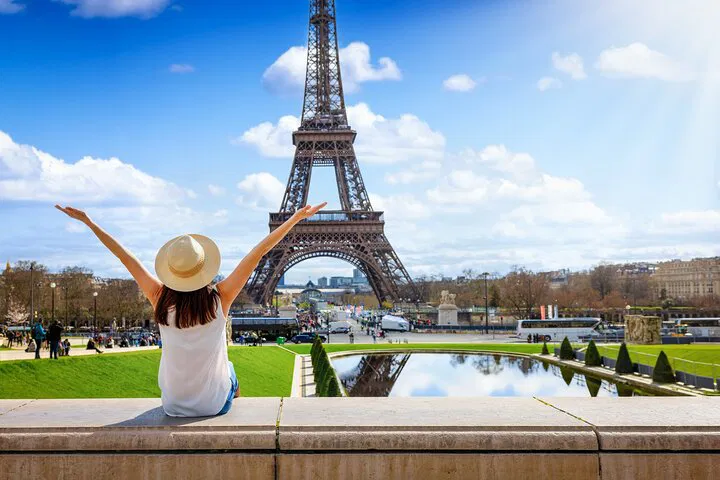 Eiffel Tower Tour: 2nd Floor & Trocadero Gardens View