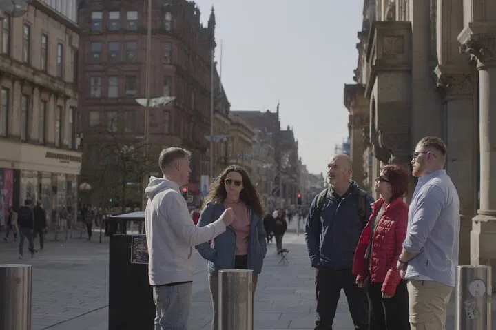 Glasgow's Heartbeat: Walk, Stories & a Pint of Culture