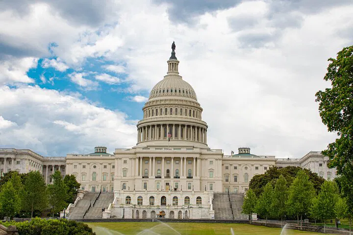 East Coast Adventure: 4-Day NYC, DC & Niagara Falls Tour