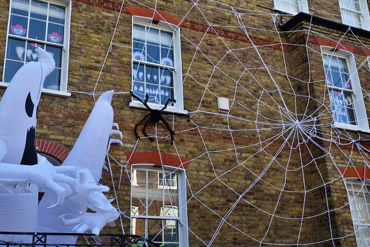 Uncover London's Dark Past: Ghosts, Crime & Jack the Ripper!
