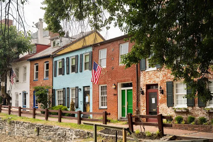 Potomac Cruise & Georgetown Tour: Cupcakes, History & Views!