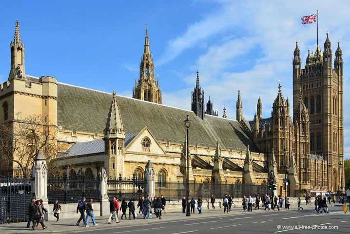 Discover London's Royal Roots: A Westminster Audio Walking Tour