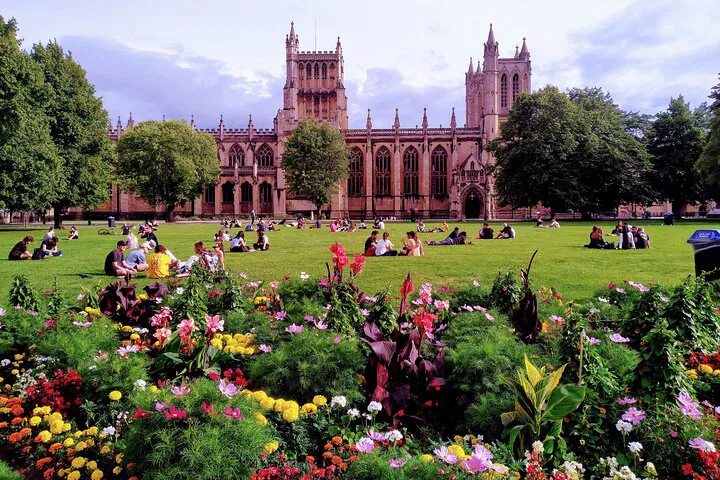 Bristol's Historic Pubs: A Self-Guided Audio Adventure