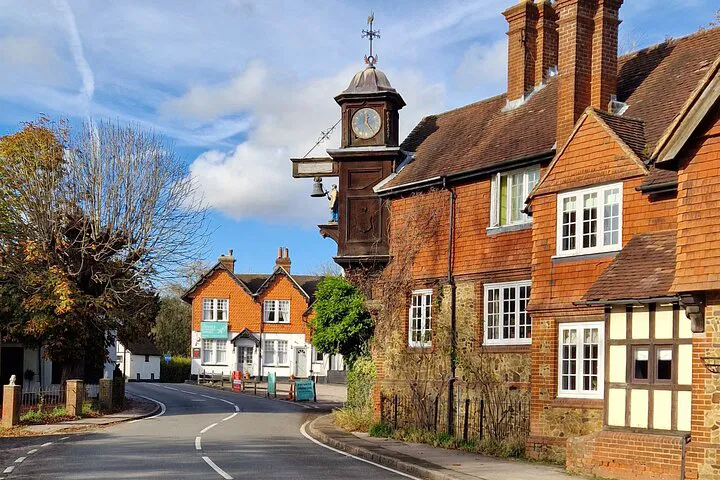 Uncover Surrey Hills' Hidden Beauty: A Guided Adventure