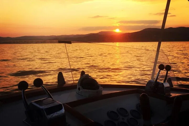 Cannes Coastal Cruise: Explore Islands & Cap d'Antibes