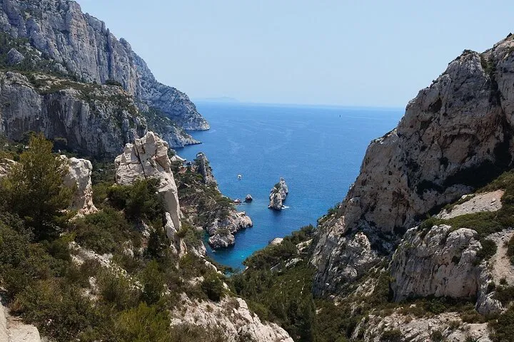Discover Marseille's Natural Wonder: Guided Hike in Calanques National Park