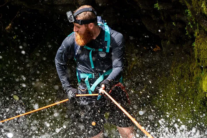 Conquer Hawaii's Waterfalls: Rappelling Adventure in Paradise