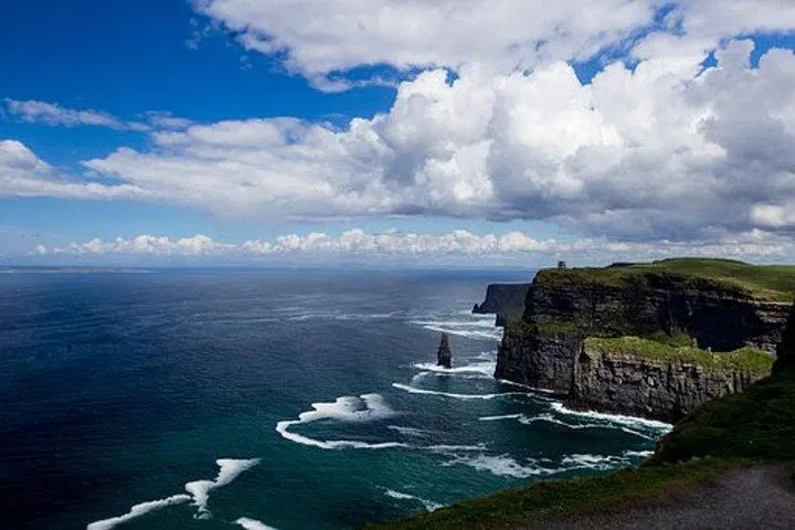 Unforgettable Dublin to Cliffs of Moher Private Tour: A Majestic Coastal Escape