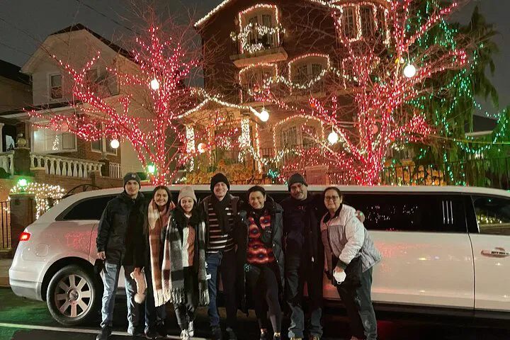 Dazzling Dyker Heights: A Christmas Lights Limousine Spectacle!