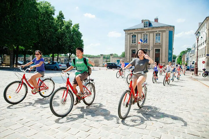 Versailles Bike Tour: VIP Access from Paris!