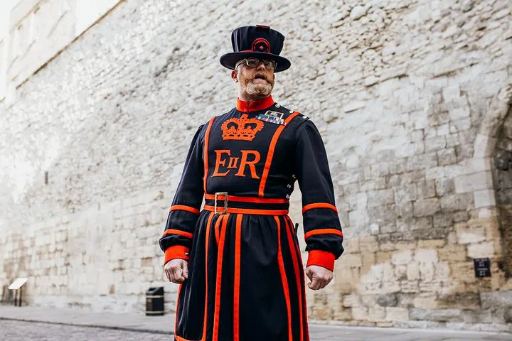 Unlock the Tower of London: Exclusive Early Access, Ceremony & River Cruise
