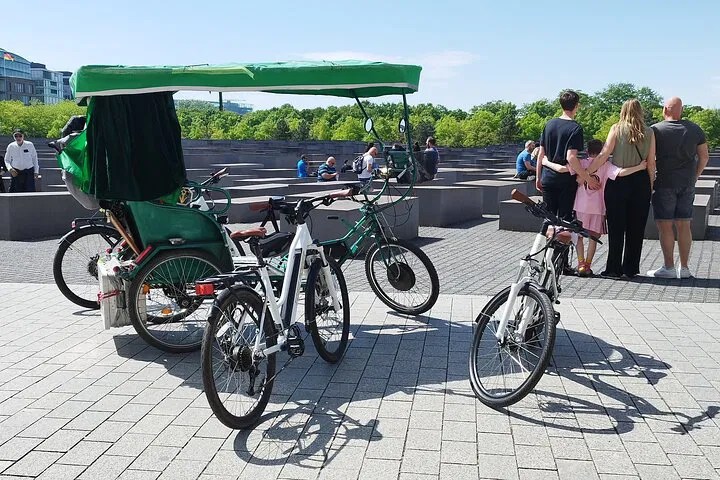 Berlin E-Bike Adventure: Explore the City in Comfort & Style!