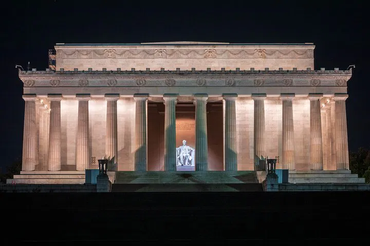 Monumental DC: Moonlight Private Tour Through History