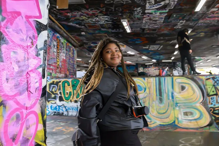 London: Mindful City Walk & Personal Photo Keepsakes