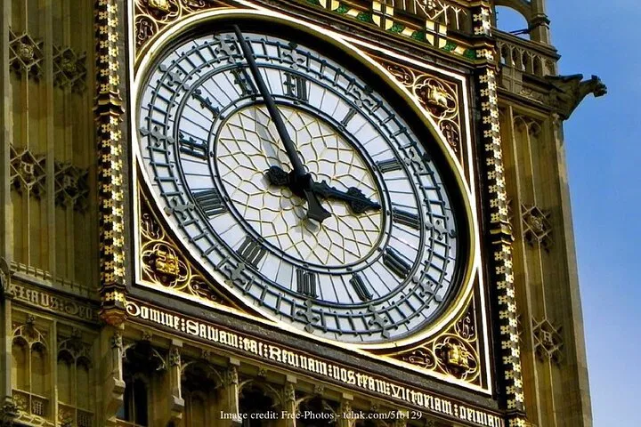 Royal London Immersion: Guards, River & Tower Unveiled!