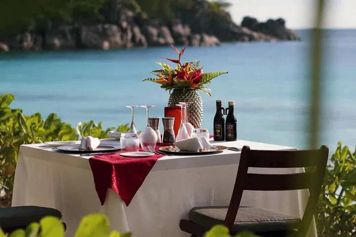Luxury Dining Experience: Mahé's Finest Hotels Dinner Tour