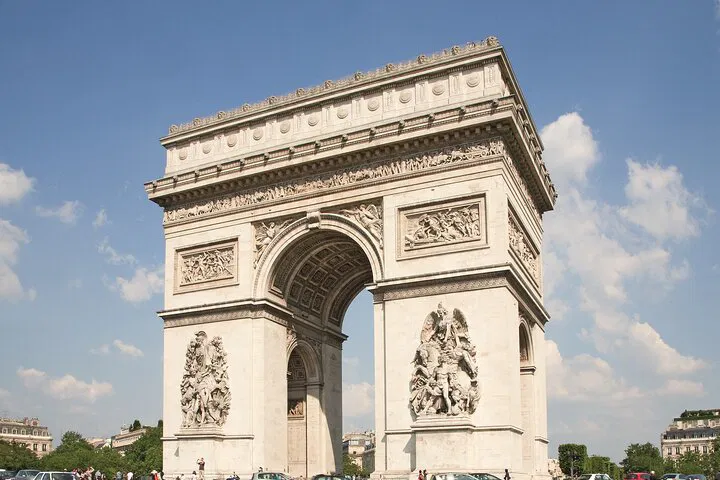 Paris & Giverny: A Whirlwind Small-Group Day Trip Through History and Art
