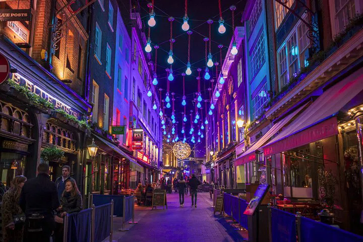 Illuminate Your Lens: London's Christmas Lights Night Photography Tour