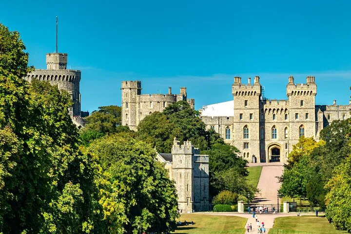 Uncover Windsor's Charms: A 90-Minute Local's Walking Tour