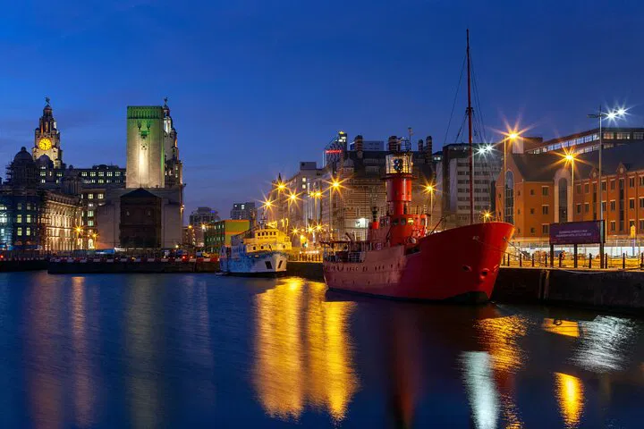 Liverpool Photo Shoot: Capture Your Memories in Style!