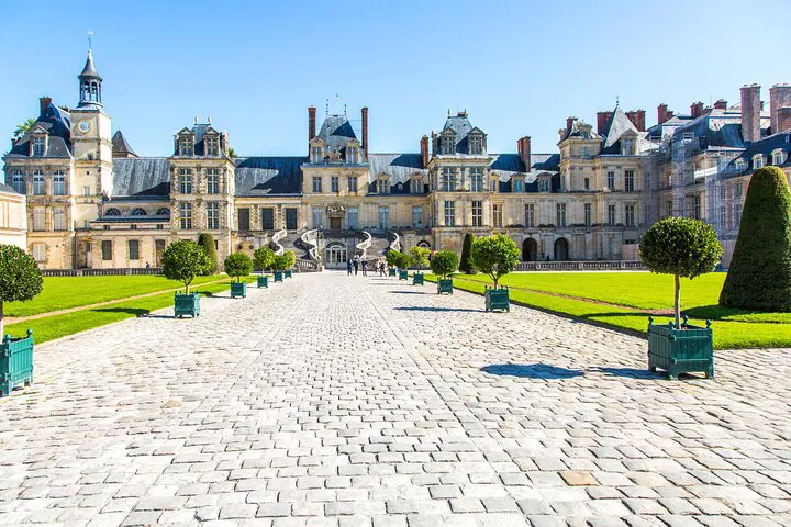 Fontainebleau Palace Day Trip: Skip-the-Line from Paris
