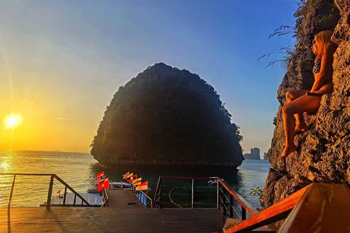 Phi Phi Sunset Snorkel & Bioluminescent Plankton Tour