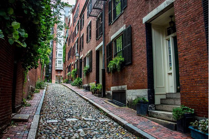 Uncover Boston & Cambridge: A Personalized Day Tour Adventure