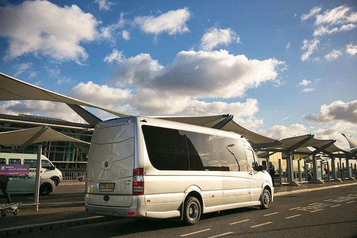 Gatwick to London Private Minibus Transfer