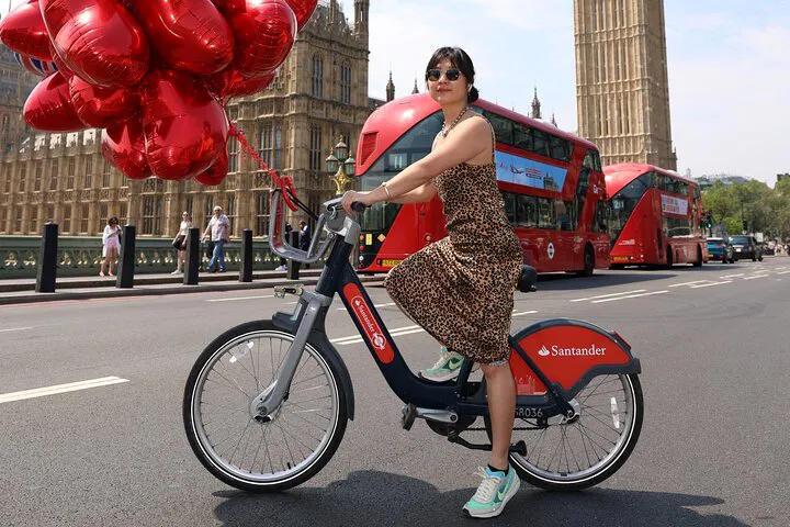 Capture Your London Memories: Heart Balloon Photoshoot!