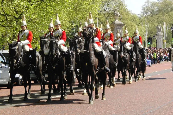 Private London Tour: Iconic Landmarks & London Pass