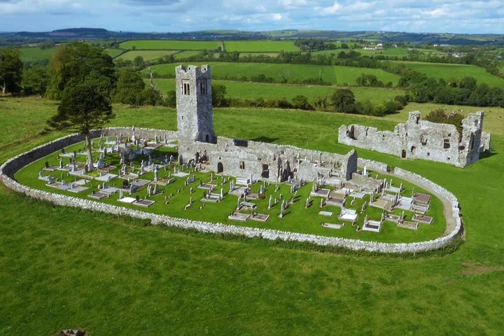 Explore Ancient Ireland: Boyne Valley & Dublin Distillery Day Trip
