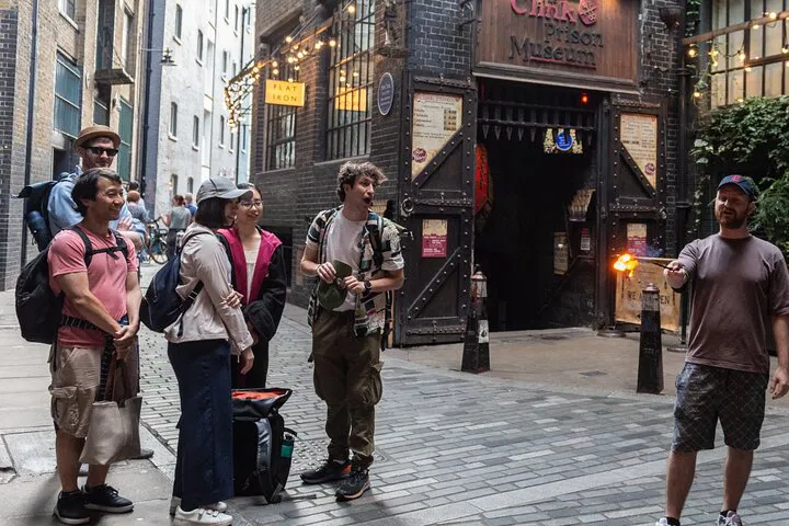 Magical London: Potter Tour, Historic Prison & Thames Cruise!