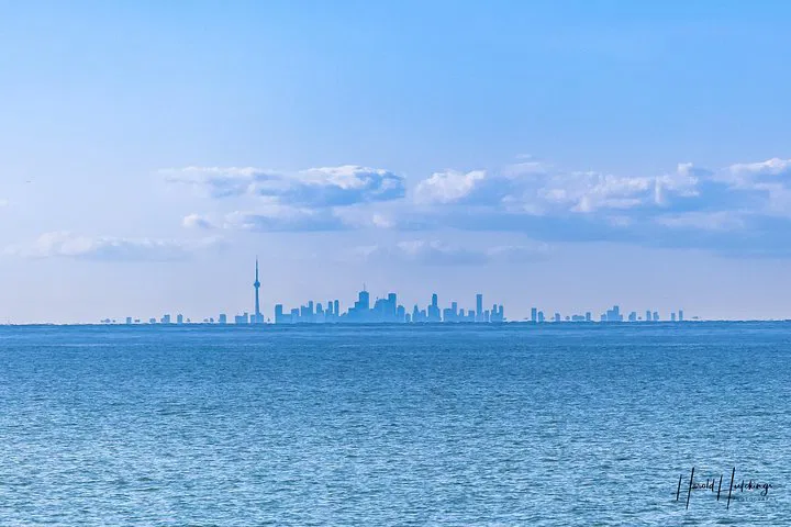 Stress-Free Niagara to Toronto Transfer: Private Ride in Style