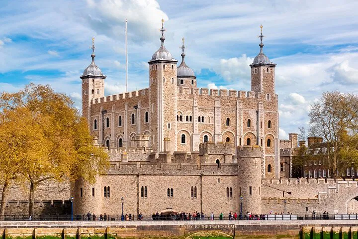 Royal History & Rickshaw Charm: Tower of London Adventure!