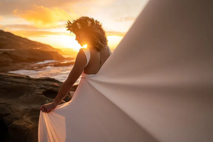 Oahu Flying Dress Photoshoot: Unleash Your Inner Goddess in Paradise!