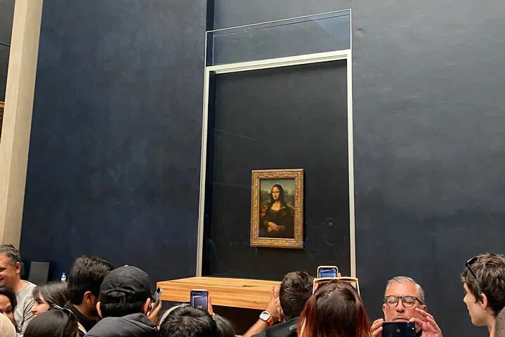 Unveiling Art: Louvre's 2-Hour Family Adventure!